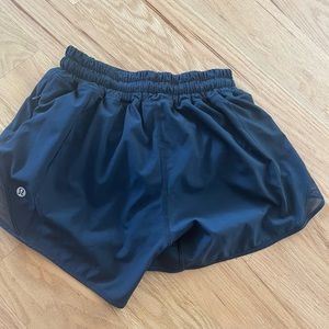 LuLuLemon hotty hot shorts 4” size 2 color navy
